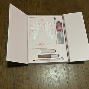 Be Bella eyeshadow set